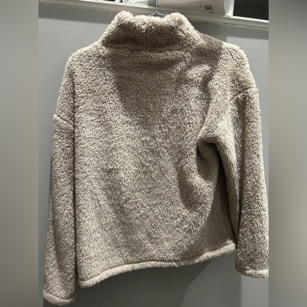 Fuzzy turtleneck size small